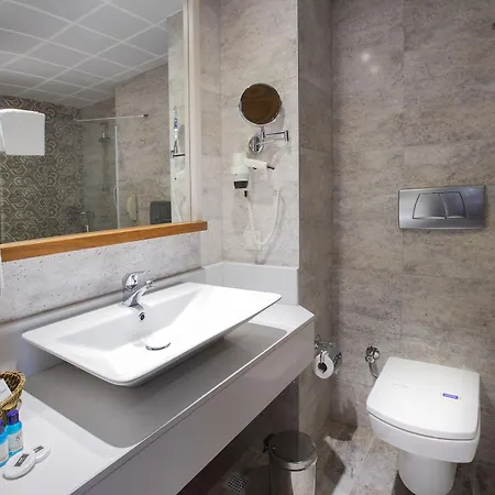 Otel Bella & 5*
