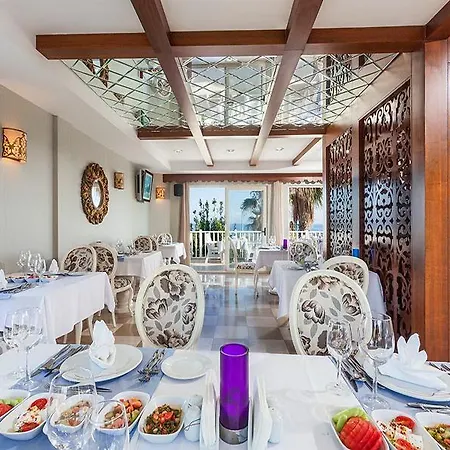 Otel Bella &